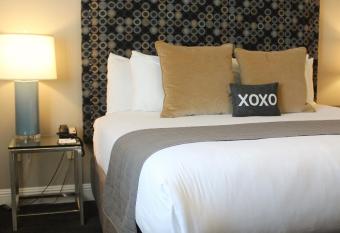 Bel Abri Napa Valley Inn allows 18 year olds to book a room