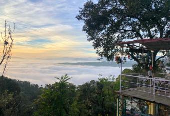 Oak Grove Inn (Lansdowne) allows 18 year olds to book a room