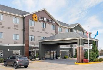 La Quinta Inn & Suites by Wyndham Ada allows 18 year olds to book a room