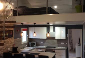 Appartement de vacances au 1er   tage 45m2 allows 18 year olds to book a room