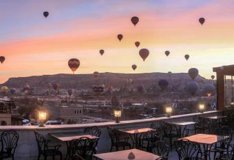 Caravanserai Inn Hotel has Balcony rooms