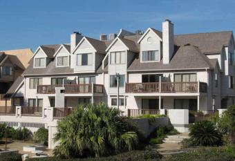 627 Newhaven has Balcony rooms