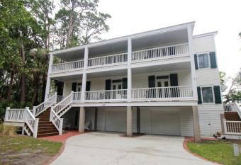 813 Bonito Rd has Balcony rooms