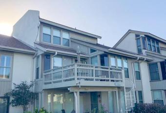 112 Capt John Fripp Villa has Balcony rooms