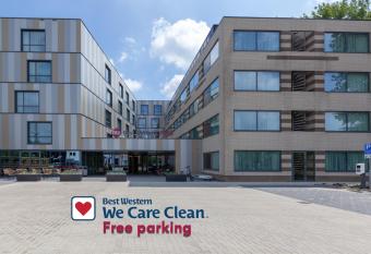 Best Western Plus Hotel Amstelveen allows 18 year olds to book a room