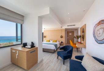 Leonardo Crystal Cove Hotel & Spa     Adults only has rooms with a private hot tub