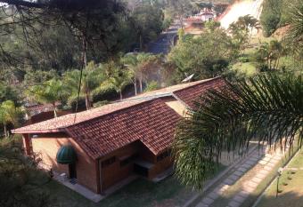 Chal  s Pousada Serra Negra has rooms with a private hot tub