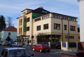 Penzion R    e allows 18 year olds to book a room