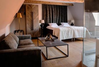 Hotell Visby B  rs allows 18 year olds to book a room