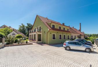 T  ebo  sk   Apartm  ny has Balcony rooms