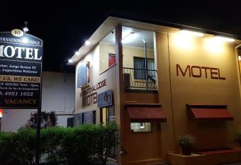 International Lodge Motel allows 18 year olds to book a room