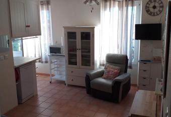 Appartement F2 tout   quip   avec terrasse - 66 Salses le Chateau allows 18 year olds to book a room