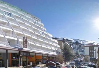 Precioso Apartamento en la plaza allows 18 year olds to book a room