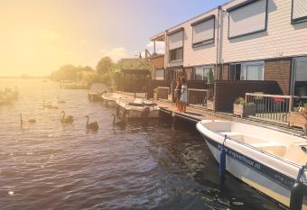 VISSERSLUST Rooms, Apartments and Houseboats has Balcony rooms