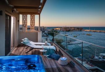 Sonia Center allows 18 year olds to book a room