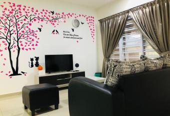 De Little Cabin allows 18 year olds to book a room