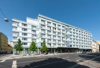 Park Inn by Radisson Linz has Balcony rooms