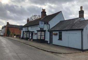 the Kings Arms allows 18 year olds to book a room