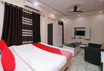 OYO Krishna Hotel allows 18 year olds to book a room
