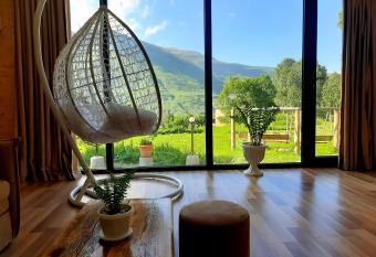 Kazbegi qabarjina has Balcony rooms