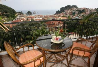 Katsios Studios has Balcony rooms