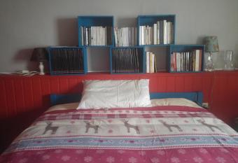 Chambre de Babouchka allows 18 year olds to book a room