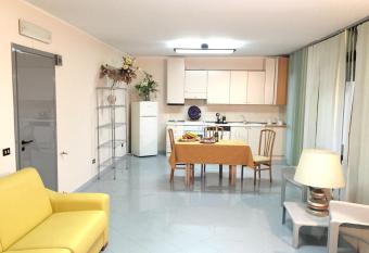 4 bedrooms apartement at Mazara del Vallo 50 m away from the beach with city view furnished balcony and wifi has Balcony rooms