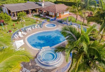 Hotel Las Aldeas allows 18 year olds to book a room