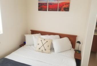 083A Affordable Getaway near South Rim Sleeps 6 allows 18 year olds to book a room