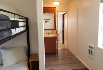 083B Affordable Gateway near South Rim Sleeps 6 allows 18 year olds to book a room