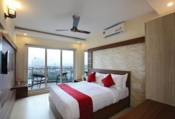 Laimar Suites has Balcony rooms