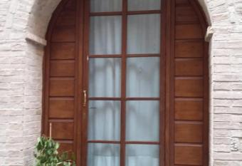 Camera Agata allows 18 year olds to book a room