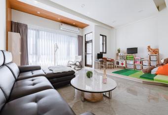 ChingTian YunShe Homestay has Balcony rooms