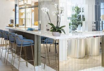 H  tel Parisianer has Balcony rooms