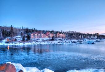 Cove Point Lodge has Balcony rooms