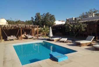 Sinai Old Spices B&B allows 18 year olds to book a room