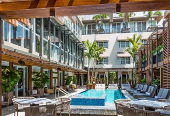 Lennox Miami Beach has Balcony rooms