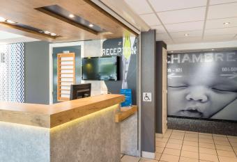 ibis budget Senlis allows 18 year olds to book a room
