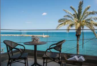 Sonia Center II has Balcony rooms