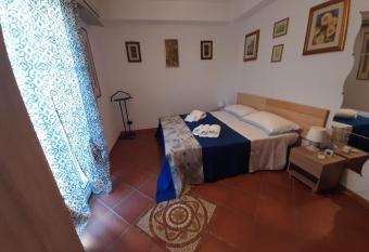 A DUE PASSI.... allows 18 year olds to book a room