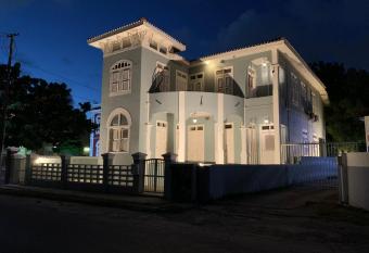 Villa Amalie & Villa Curiel allows 18 year olds to book a room