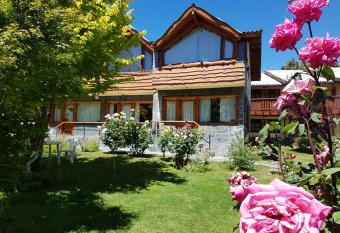 De las Rosas Bariloche allows 18 year olds to book a room
