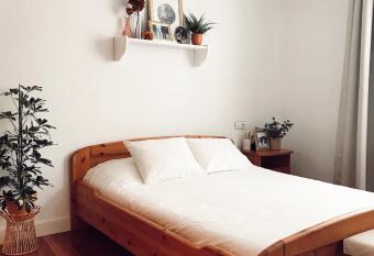 Apartamento en el autentico coraz  n de Mundaka allows 18 year olds to book a room