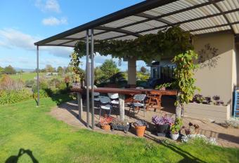 Waitomo Golfstays B&B allows 18 year olds to book a room