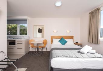 Capital View Motor Inn allows 18 year olds to book a room