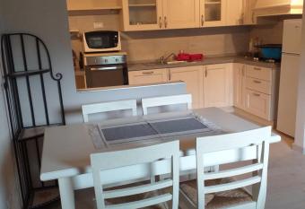 CASA di VECCHIO BORGO allows 18 year olds to book a room