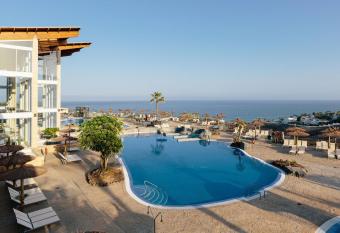 Alua Village Fuerteventura - All Inclusive allows 18 year olds to book a room