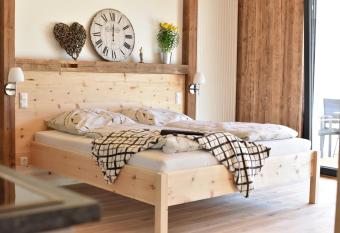 Heinfling Chalet Essing has Balcony rooms