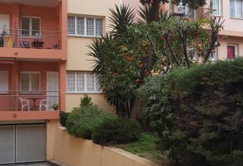 location saisonni  re has Balcony rooms