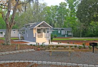 Live Oak Landing has Balcony rooms